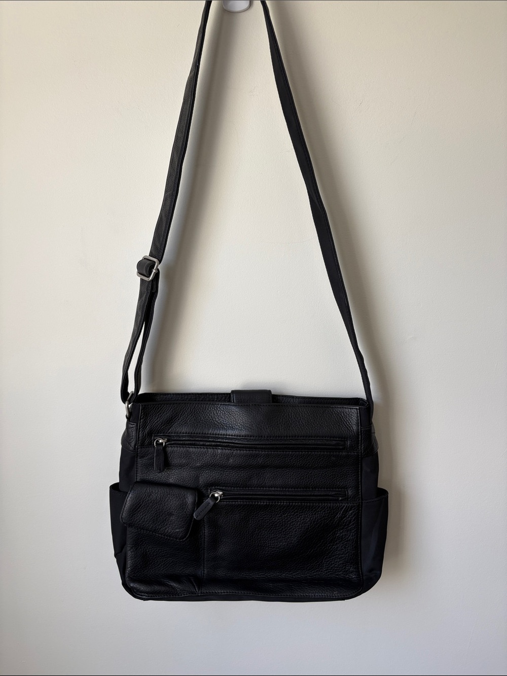 Fossil Black Leather Messenger/Crossbody Bag